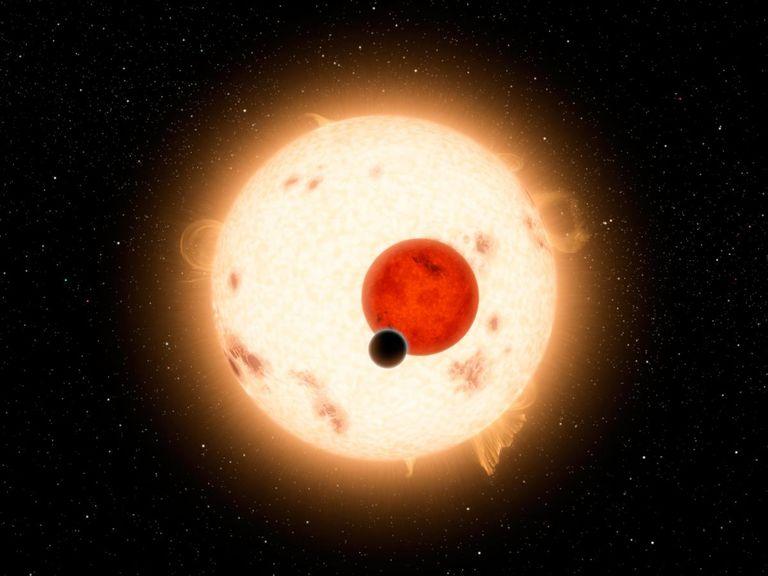 19 kepler 16b orbits its two stars 768w